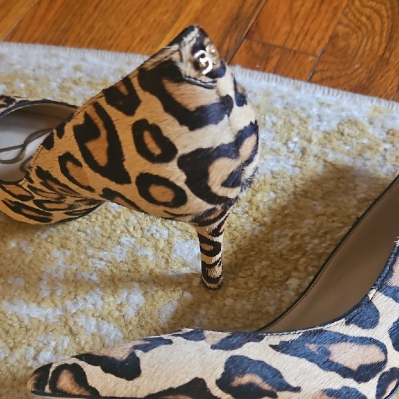 Sam Edelman Leopard Print Fur Heels with Modern Silhouette - Picture 3 of 4